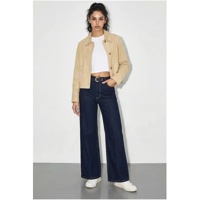 Hochtaillierte weite Jeanshose mit Gürtel