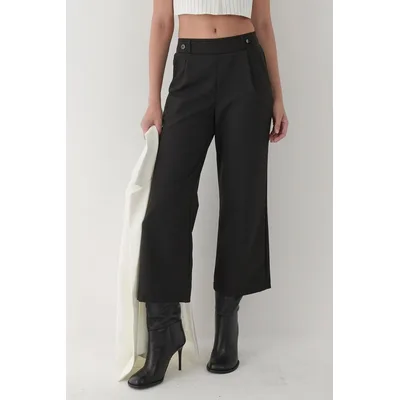 Hose mit Knopfdetail und hohem Taillenbund