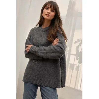 Gemütlicher Rundhalsstrickpullover