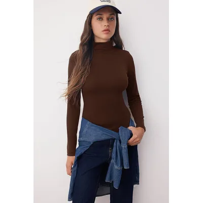 Trendyol Lang geschnittene, taillierte Bluse - Braun