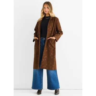 Leichte Jacke in der Farbe „Chocolate“ mit Prägung von Rand zu Rand
